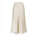 Dettaglio gonna midi in raso champagne con trama di seta liscia e finitura lucida - S / Beige