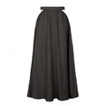 Detalle de falda larga negra de talle alto con corte lateral y cintura elástica rizada - M / Negro