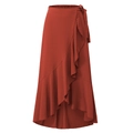 Detail von Rüschensaum und Wickelgürtel an einem ziegelroten High Waist Midirock - S / Rot
