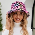 Chapeau bob en fausse fourrure léopard arc-en-ciel pour femme avec texture douce d'hiver - Taille unique / Léopard Coloré