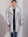 Cappotto lungo da uomo in ecopelliccia di volpe grigio e bianco con ampi revers - S / Bianco Melange