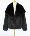 Veste courte en fausse fourrure noire pour femme avec grand revers et peluche - Noir