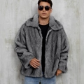 Herren-Kunstpelzjacke in Grauschwarz mit Reverskragen und flauschiger Textur - S / Grau Gestreift