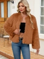 Damen Kurzmantel aus braunem Kunstpelz mit flauschiger Textur und kragenlosem Design - Camel