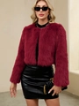 Veste courte en fausse fourrure bordeaux pour femme avec texture moelleuse et col rond chic - S / Bordeaux
