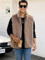 Gilet en fausse fourrure marron pour homme avec col montant et texture à poils longs - Khaki Clair