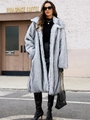 Elegante cappotto lungo in pelliccia sintetica grigio e nero dal design urban chic - S / Bianco Misto
