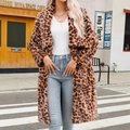 Mittellanger Kunstpelzmantel mit Leopardenmuster und Revers für den Winterlook - S / Leopardenmuster