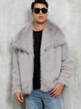 Elegante cappotto da uomo in ecopelliccia grigia con ampio rever e consistenza morbida - Grigio