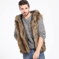 Gilet da uomo in ecopelliccia marrone con cappuccio e maglione in maglia testurizzata - S / Giallo