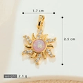 Μενταγιόν ήλιος boho με ροζ μάτι της γάτας και λευκά κρύσταλλα σε χρυσό - Στυλ με Ροζ Κεντρική Πέτρα (SMP56322)