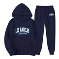 Dettaglio del set felpa con cappuccio blu navy con stampa Los Angeles e pantaloni - Taglia S / Blu navy