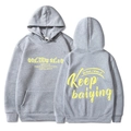 Vorder- und Rückansicht der hellgrauen Hoodies mit gelbem Keep-Aufdruck und Kängurutasche - S / Hellgrau (Gelber Druck)