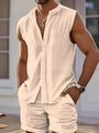 Vue détaillée d'un ensemble beige pour homme avec chemise sans manches à texture tissée - S / Abricot