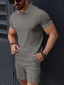 Détail de l'ensemble polo gris foncé pour hommes montrant la texture du tissu quadrillé - S / 华夫格POLO衫短裤(灰色) / Gris