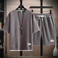Completo uomo grigio scuro in maglia a nido d'ape con t-shirt e pantaloncini - Taglia M / Top E Pantaloni / Caffè