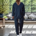 Detail des marineblauen Strukturstoffs eines Herren-Lounge-Sets mit V-Ausschnitt - S / Marineblau