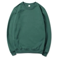 Detailaufnahme des dunkelgrünen Sweatshirts mit M-Größenetikett und Rippstrickkragen - S / Oberteile / Dunkelgrün