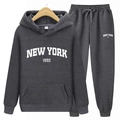 Détails à plat de l'ensemble jogging et sweat à capuche gris foncé avec imprimé - S / Gris Foncé (Étiquette Blanche)