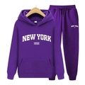 Ensemble de survêtement violet NEW YORK avec sweat à capuche et pantalon sur cintre - S / Violet (Étiquette Blanche)