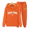 Détail de l'ensemble sweat à capuche et jogging orange New York avec imprimés de lettres - S / Orange (Étiquette Blanche)