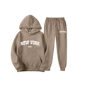 Ensemble de survêtement kaki deux pièces avec imprimé NEW YORK, sweat à capuche et pantalon - S / Camel (Étiquette Blanche)