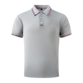 Detail eines grauen Poloshirts mit rot-weiß-blau gestreiftem Rippkragen und Saum - S / Grau