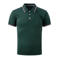 Détail du polo vert foncé avec col en maille rayée et patte de boutonnage à trois boutons - S / Vert