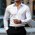 Camisa blanca de manga larga para hombre con diseño jacquard geométrico y corte entallado - S / Estilo con Patrón Jacquard / Blanco
