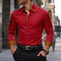 Detail van nauwsluitend herenoverhemd in rood met contrastkraag en manchetknoppen - S / Rood