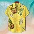 Détail de l'imprimé ananas tropical et du col boutonné sur la chemise de plage jaune - S / Style Ananas Tropical Jaune (BDS250)