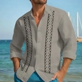 Detail eines hellgrauen Langarmhemdes mit schwarzen vertikalen Wellenstickereien und Knöpfen - 3XL / Hellgrau Wellenstickerei-Stil