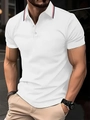 Gros plan d'un polo blanc pour hommes avec col rayé tricolore et détails de boutons - S / Blanc
