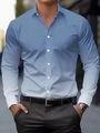 Detailansicht Herren-Langarmhemd mit blauem Farbverlauf und geometrischer Textur - S / Dunkelblau
