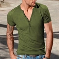 Slim fit olijfgroen henley t-shirt voor heren met getextureerde stof en een knoopsluiting - Legergroen