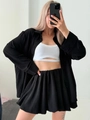 Completo da donna 2 pezzi con camicia nera a maniche lunghe e pantaloncini a vita alta pieghettati - S / Camicia E Gonna (TZ4032) / Nero