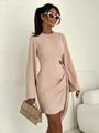 Robe rose à manches longues avec découpe à la taille et détails drapés asymétriques - Kaki