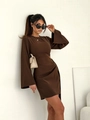 Elegante donkerbruine mini-jurk met oversized klokmouwen en zijdelingse uitsnijding - S / Bruin