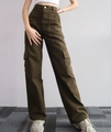 Detailed view of cargo pants with large flap pockets and olive green twill fabric - S / Army Green