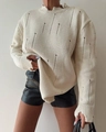 Detalle de jersey de punto crema extragrande con texturas desgastadas y puños deshilachados - S / Albaricoque