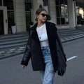 Zwart leren damesjack met shearling voering gecombineerd met een blauwe distressed jeans - S / Zwart PU Leer