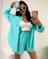 Detail von mintgrünem Hemd mit Textur und weißem Ripp-Crop-Top für Damen-Set - S / Smaragd