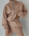 Dettaglio della tuta in pile color kaki con felpa a mezza zip e pantaloni sportivi abbinati - 2XL / Top E Pantaloni / Kaki