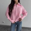 Dettaglio della maglia spessa rosa macaron e della cerniera metallica su cardigan donna - Taglia S / Top / Rosa