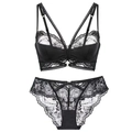 Conjunto de lencería de encaje con sujetador de tiras múltiples y braga en elegante malla negra - 70B / Negro