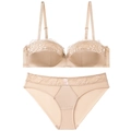 Elegante conjunto de lencería de encaje champán con sujetador de media copa y bragas de satén - 70B / Color Piel