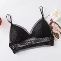 Bralette triangular de encaje negro estilo francés con espalda en U y bordado floral - S / Negro