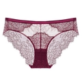 Elegantes bragas de encaje rojo vino para mujer con bordado floral y bordes de pestañas - S / Burdeos