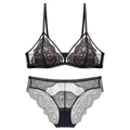 Conjunto de lencería de encaje negro estilo francés con sujetador triangular sin aros - S / Negro