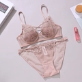 Elegante set di lingerie in pizzo rosa con reggiseno push-up e slip floreali coordinati - 70B / Set Caffè